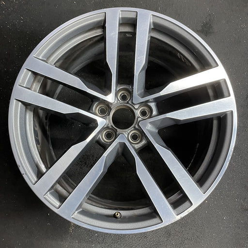 19" AUDI TT 16 Base, 19x9 , , straight spokes Original OEM Wheel Rim - Angle View