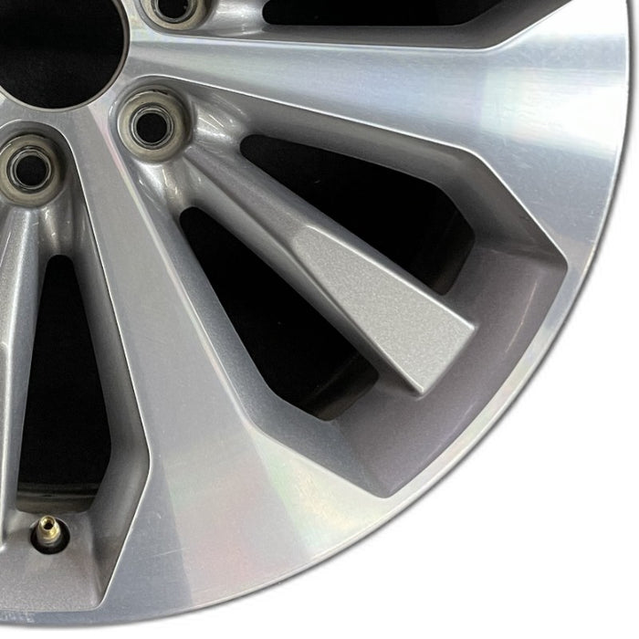 20" FORD F150 PICKUP 17 20x8.5 12 spoke machined face flash gray pockets - Close-Up Detail
