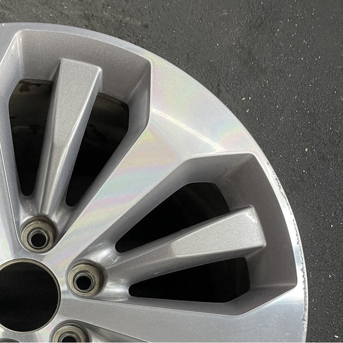 20" FORD F150 PICKUP 17 20x8.5 12 spoke machined face flash gray pockets - Close-Up Detail