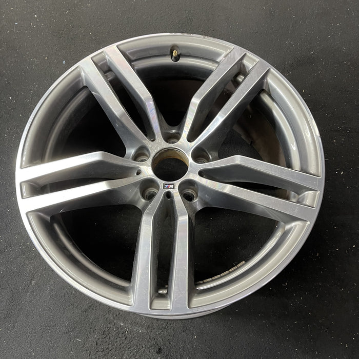 19" BMW X6 15-19 19x9 , , double spoke, 18mm offset Original OEM Wheel Rim - Close-Up Detail