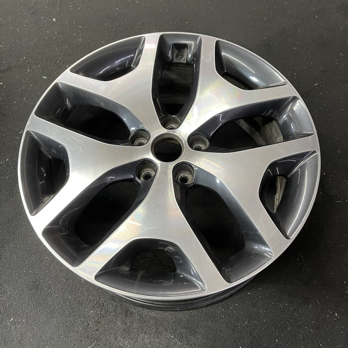 19" SPORTAGE 17-19 19x7.5 Original OEM Wheel Rim - Close-Up Detail