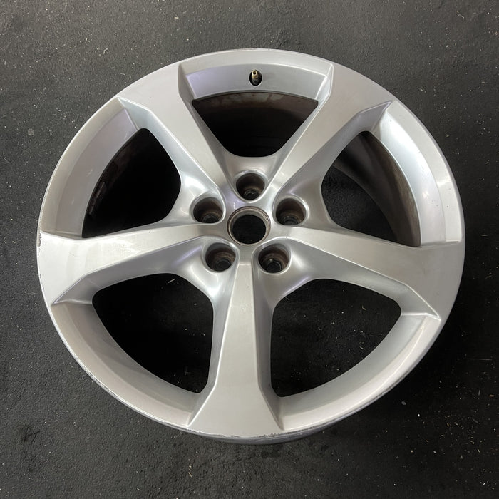 20" CAMARO 13 20x8 , , silver, opt R42, ID AAHY Original OEM Wheel Rim - Close-Up Detail