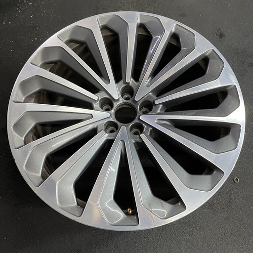21" E-TRON 19-23 21x9.5 , 15 spoke Original OEM Wheel Rim - Angle View