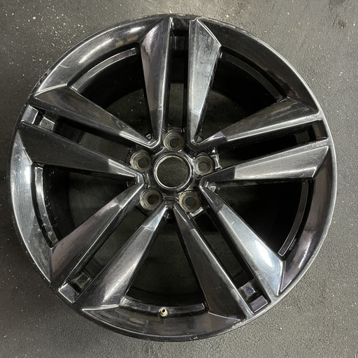 19" MUSTANG 15 19x9 , 10 spoke, 5 split spokes Original OEM Wheel Rim - Angle View