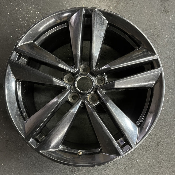 19" MUSTANG 15 19x9 , 10 spoke, 5 split spokes Original OEM Wheel Rim - Angle View