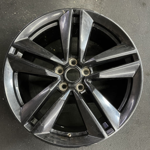 19" MUSTANG 15 19x9 , 10 spoke, 5 split spokes Original OEM Wheel Rim - Angle View