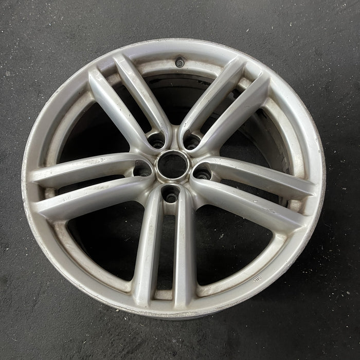 19" INFINITI M35 06-07 19x8.5 Original OEM Wheel Rim - Close-Up Detail