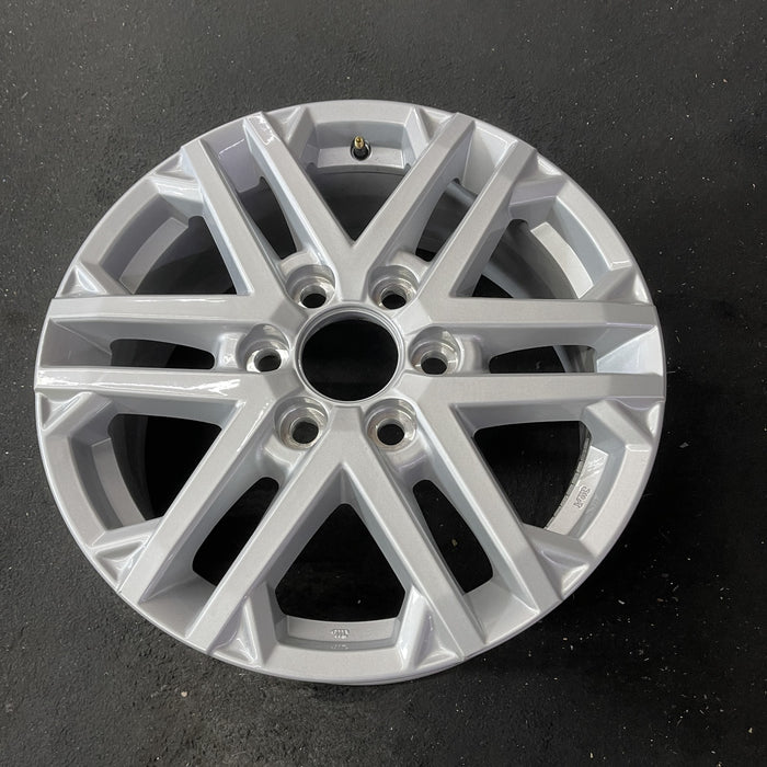18" SEQUOIA 23-24 18x7.5, 6 double spoke, silver Original OEM Wheel Rim - Close-Up Detail
