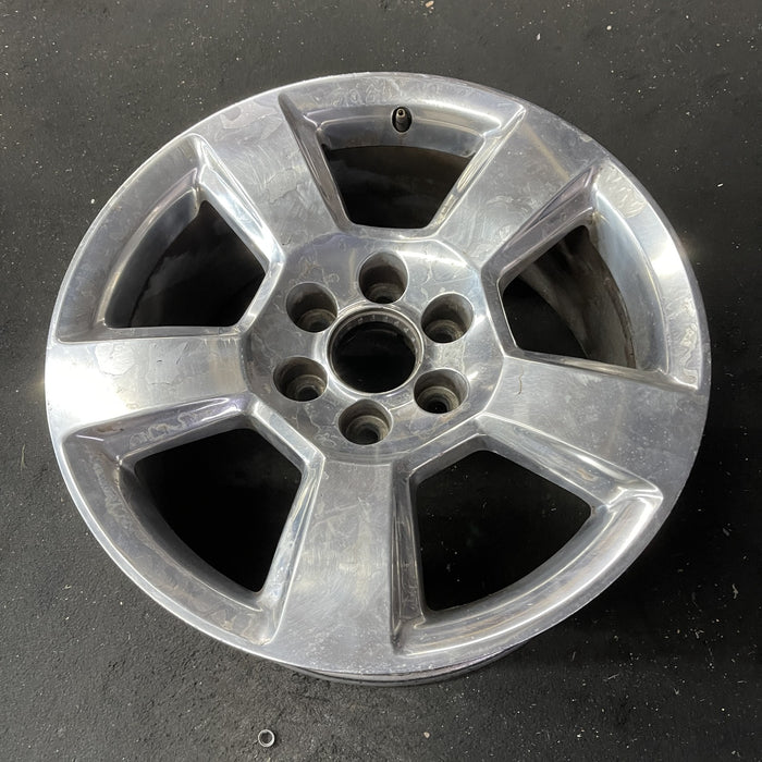20" SIERRA 1500 PICKUP 19 classic , 20x9, 5 spoke, exposed lug nuts, polished - Close-Up Detail