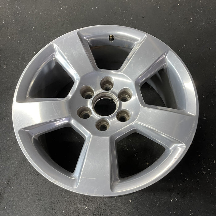 20" SIERRA 1500 PICKUP 19 classic , 20x9, 5 spoke, exposed lug nuts, polished - Close-Up Detail