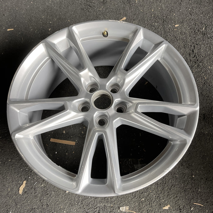 20" CAMARO 19-24 20x8.5, 5 split spoke, silver Original OEM Wheel Rim - Close-Up Detail