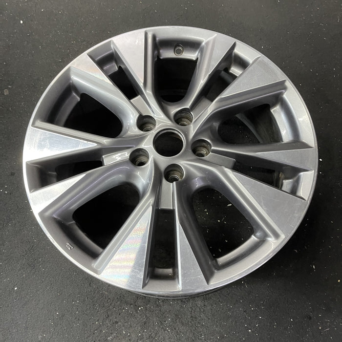 18" MURANO 15-17 18x7.5 , machined Original OEM Wheel Rim - Close-Up Detail