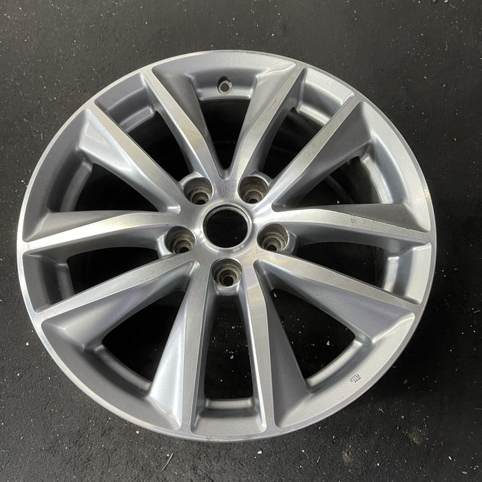 17" INFINITI Q50 16-17 17x7.5 , , machine finish Original OEM Wheel Rim - Close-Up Detail