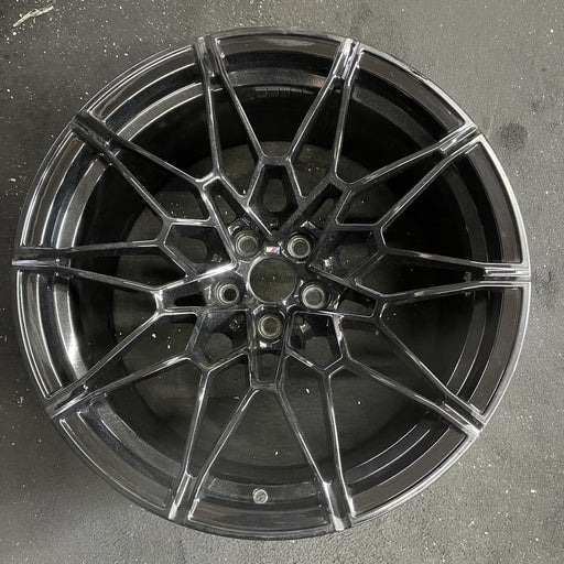 20" BMW M3 21-24 19x10.5, 10 spoke, w/o machined face Original OEM Wheel Rim - Angle View