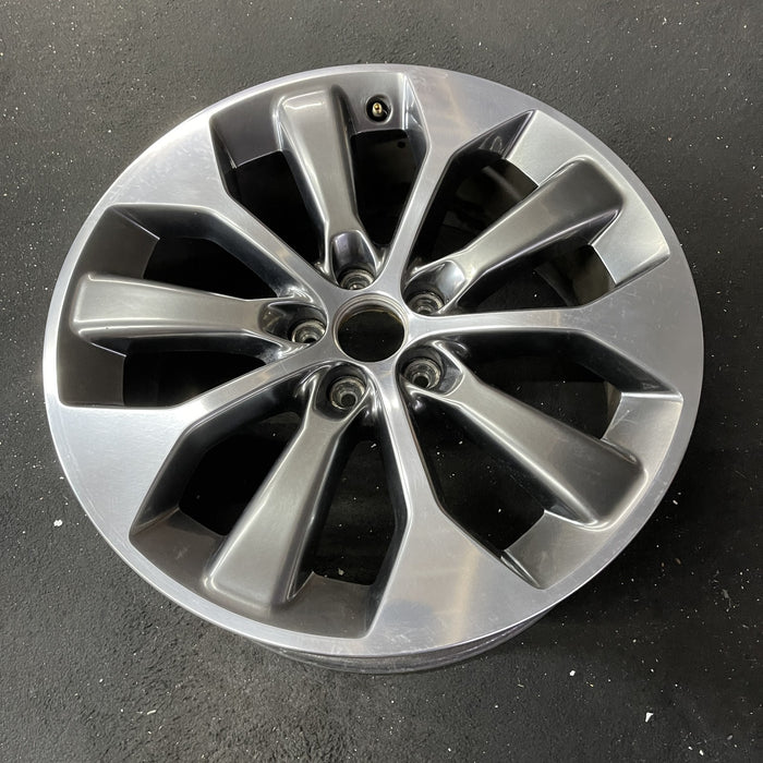 19" CHEROKEE 19 19x7.5, Original OEM Wheel Rim - Close-Up Detail