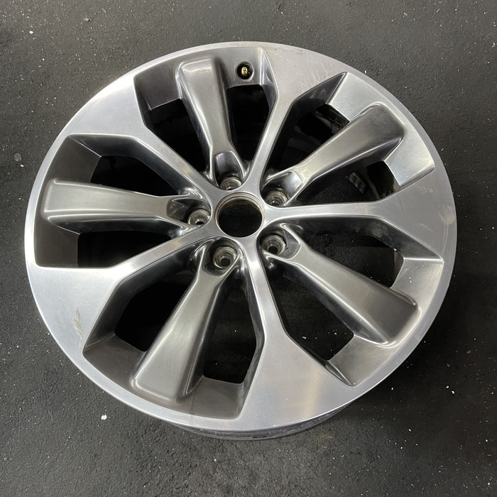 19" CHEROKEE 19 19x7.5, Original OEM Wheel Rim - Close-Up Detail