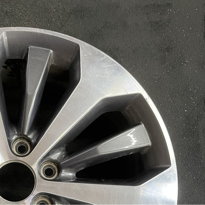 20" FORD F150 PICKUP 17 20x8.5 12 spoke machined face flash gray pockets - Close-Up Detail