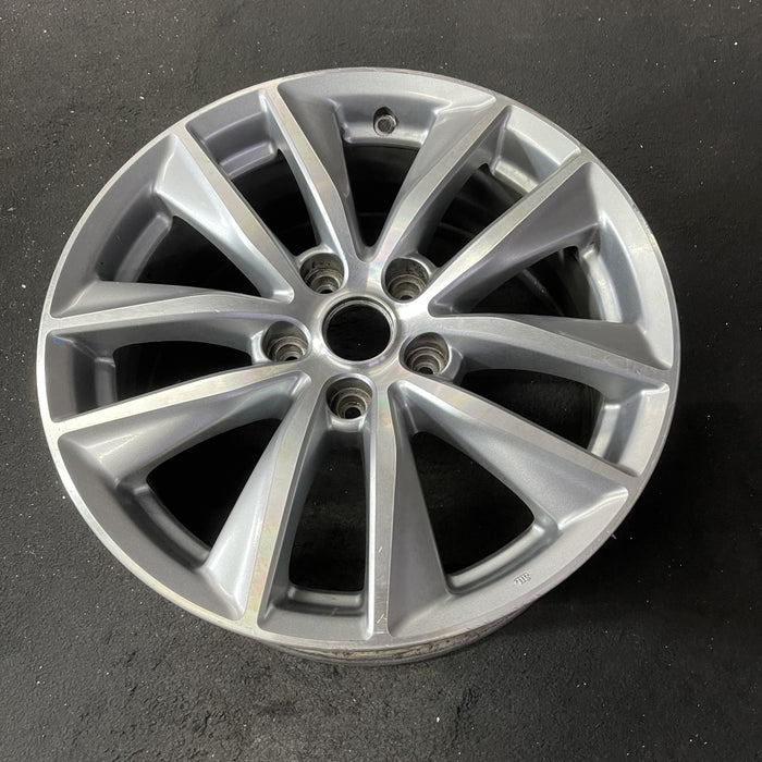 17" INFINITI Q50 14-15 17x7.5 , , narrow spoke width Original OEM Wheel Rim - Close-Up Detail