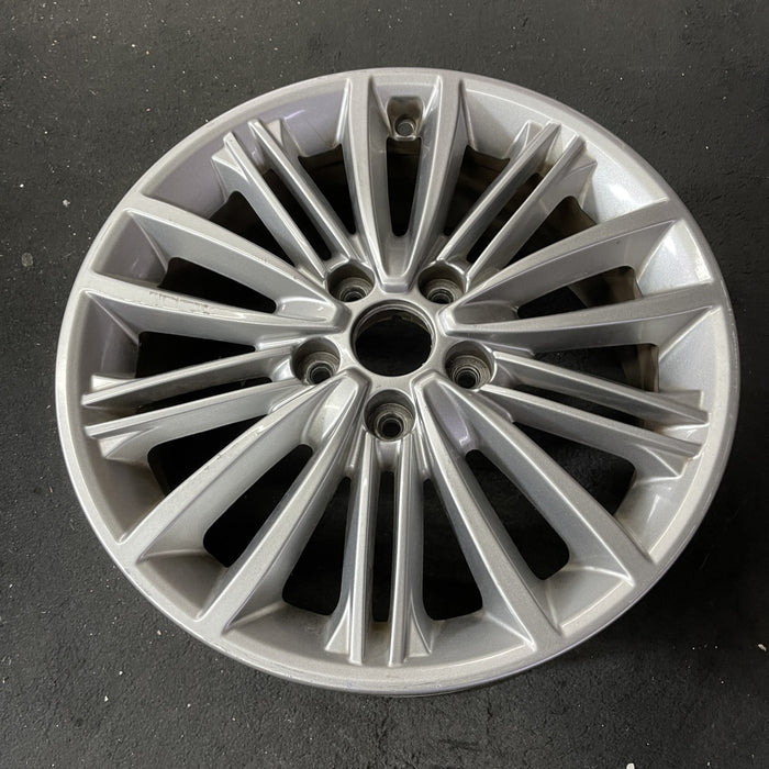 17" KONA 18-21 17x7 Original OEM Wheel Rim - Close-Up Detail