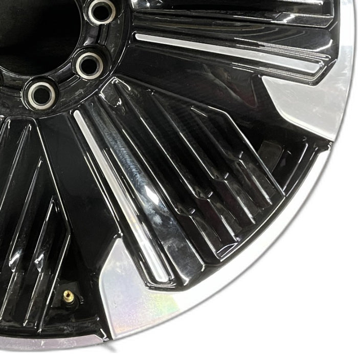 24" ESCALADE IQ 25 24x9 single spoke gloss black opt RDV Original OEM Wheel Rim - Close-Up Detail