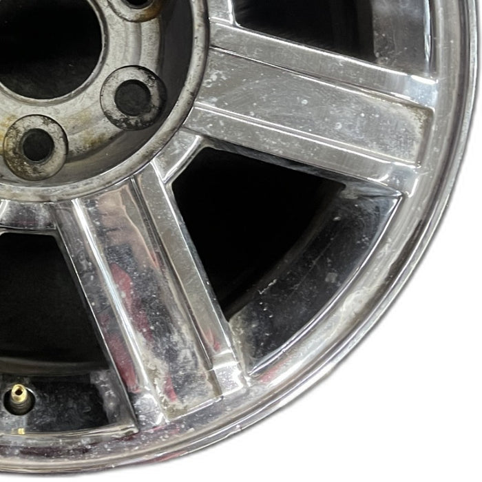 18" ESCALADE 07-09 18x8 7 spoke chrome finish opt PD5 Original OEM Wheel Rim - Close-Up Detail