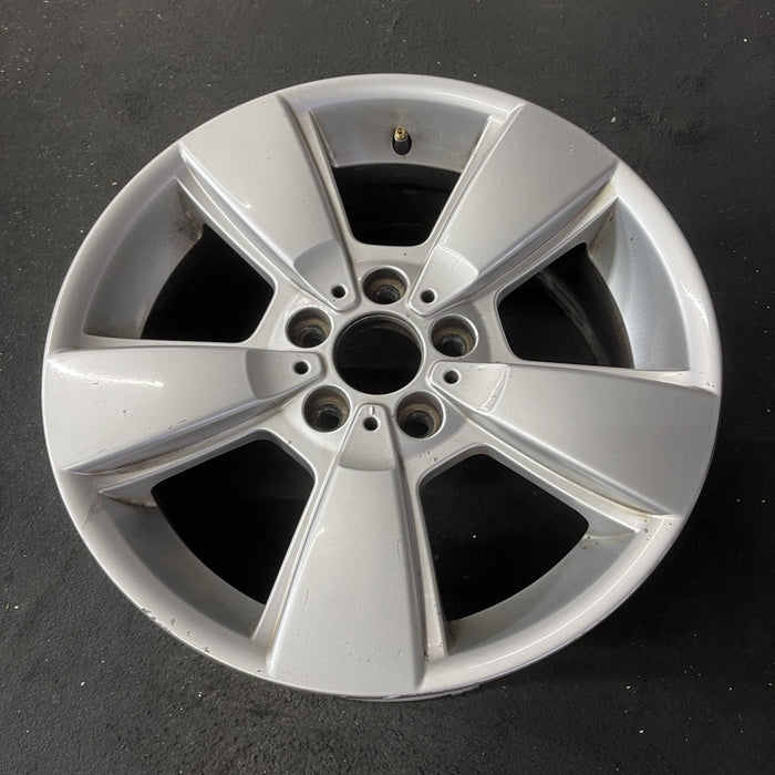 18" BMW X3 04-10 18x8 , , flat spoke Original OEM Wheel Rim - Close-Up Detail