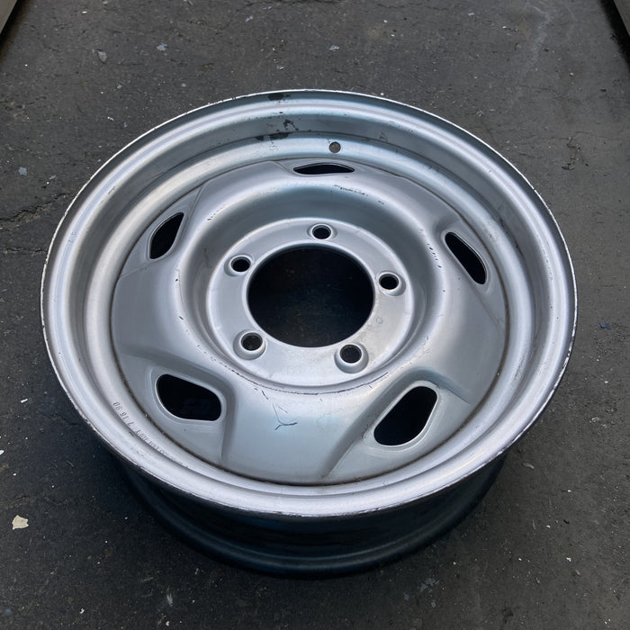 15" SIDEKICK 89-91 5 slot Original OEM Wheel Rim - Close-Up Detail