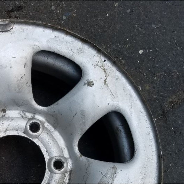 15" ISUZU AMIGO 98-99 15x6.5 smooth Original OEM Wheel Rim - Close-Up Detail