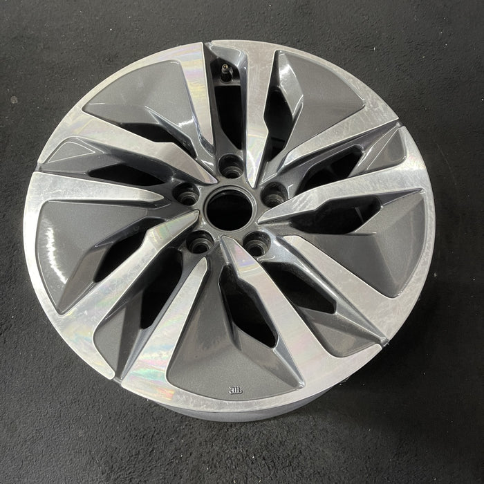 17" ACCORD 18-20 17x7.5 , 10 spoke, Hybrid Original OEM Wheel Rim - Close-Up Detail