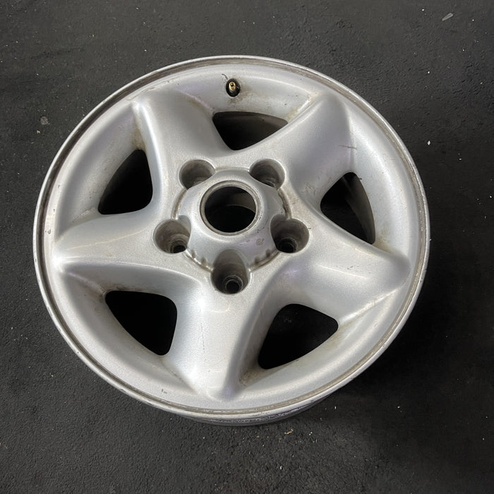 16" DODGE 1500 PICKUP 96-97 16x7, aluminum Original OEM Wheel Rim - Close-Up Detail