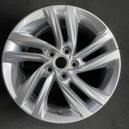 17" ENVISTA 24 17x7.5 Original OEM Wheel Rim - Angle View