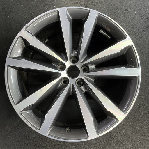 20" F-PACE 17-19 20x8.5 , 5 double spoke, w/notched spoke, machined face - Angle View