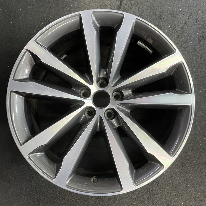 20" F-PACE 17-19 20x8.5 , 5 double spoke, w/notched spoke, machined face - Angle View
