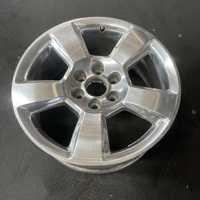 20" SIERRA 1500 PICKUP 19 classic , 20x9, 5 spoke, exposed lug nuts, polished - Close-Up Detail