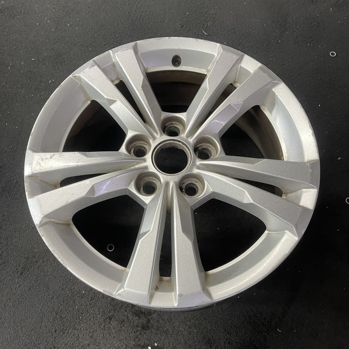 17" EQUINOX 10-11 17x7 Original OEM Wheel Rim - Close-Up Detail