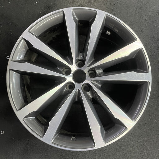 20" F-PACE 17-19 20x8.5 , 5 double spoke, w/notched spoke, machined face - Angle View