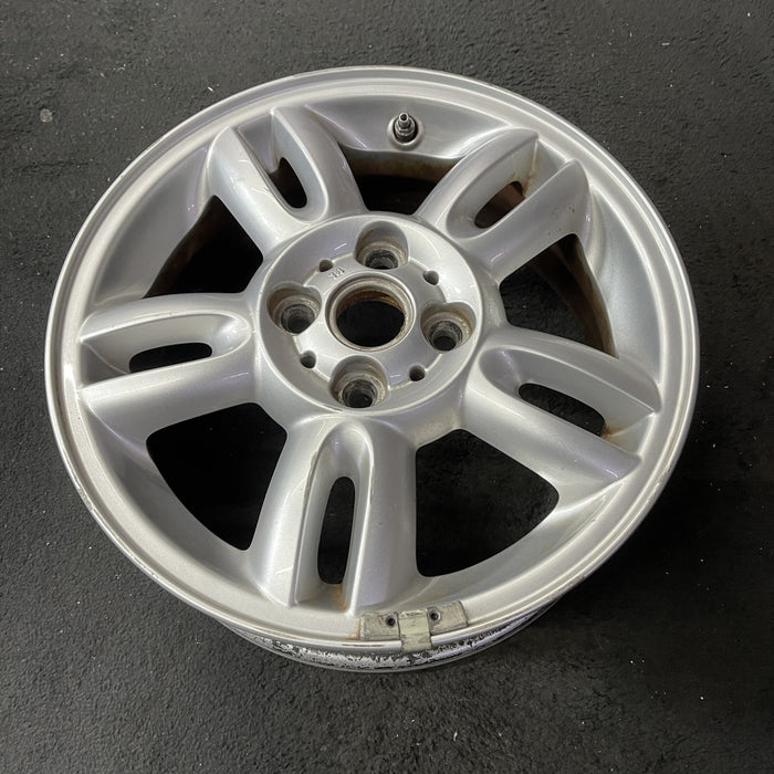 15" CLUBMAN 11-14 15x5.5, alloy, 5 twin spoke Original OEM Wheel Rim - Close-Up Detail