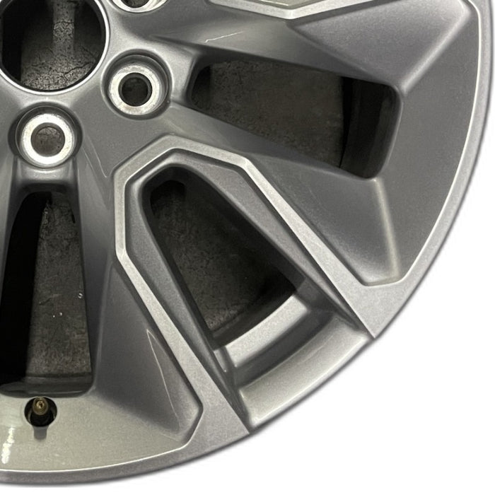 20" SILVERADO 1500 PICKUP 22 20x9 10 spoke opt NZN Original OEM Wheel Rim - Close-Up Detail
