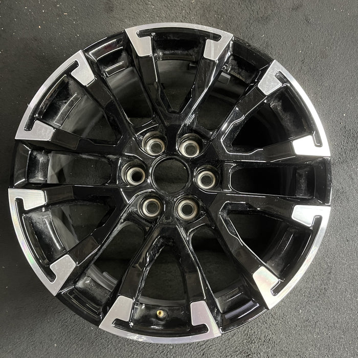 18" TRAVERSE 24 , 18x7.5, gloss black Original OEM Wheel Rim - Angle View