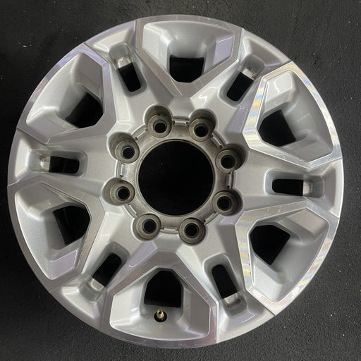 18" SILVERADO 2500 PICKUP 21-24 18x8, aluminum, machined face with silver - Angle View