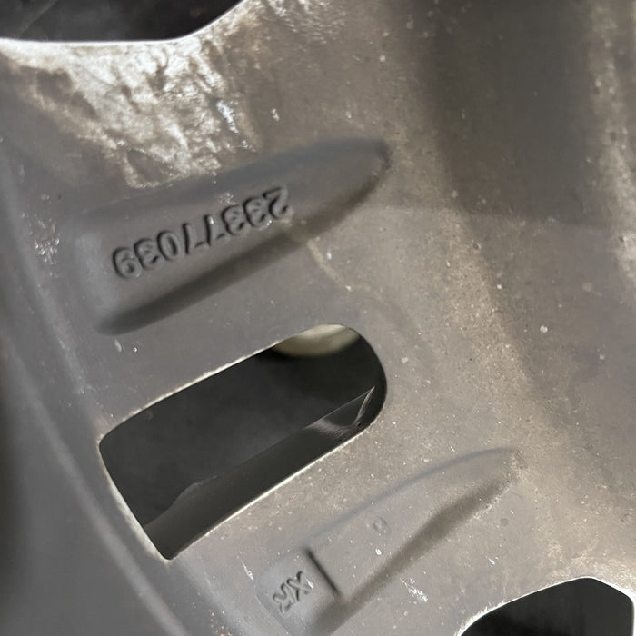 18" SILVERADO 2500 PICKUP 21-24 18x8, aluminum, machined face with silver - Back View