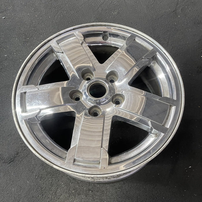 17" GRAND CHEROKEE 05 , Limited, chrome Original OEM Wheel Rim - Close-Up Detail
