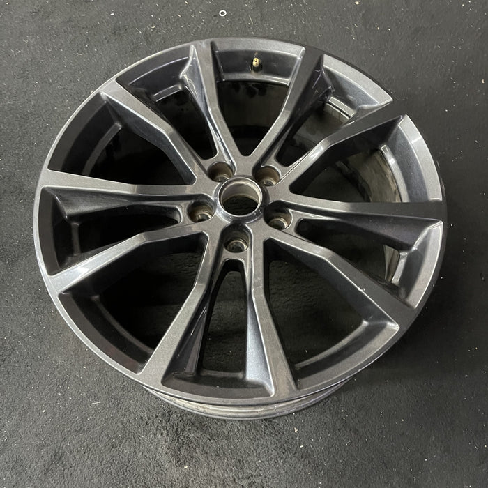 20" EXPLORER 17-19 20x8.5, , 10 spoke, , dark gray Original OEM Wheel Rim - Close-Up Detail