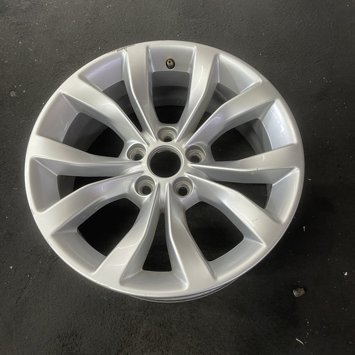 17" 300 15-18 17x7 Original OEM Wheel Rim - Close-Up Detail