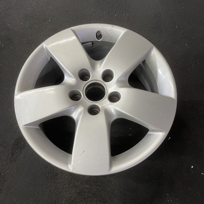 16" AUDI A6 02 16x7 , 5 wide spoke Original OEM Wheel Rim - Close-Up Detail