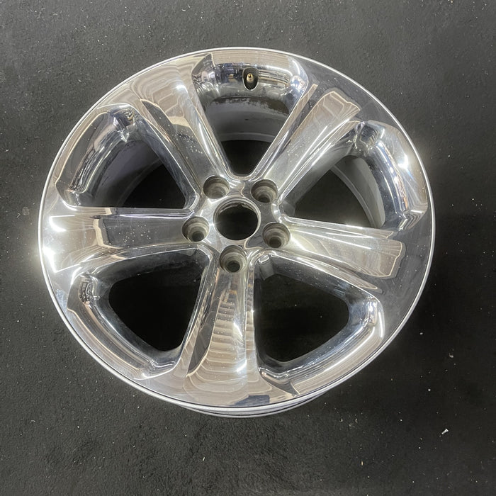 18" CHARGER 11-13 18x7.5, 5 spoke, chrome clad Original OEM Wheel Rim - Close-Up Detail