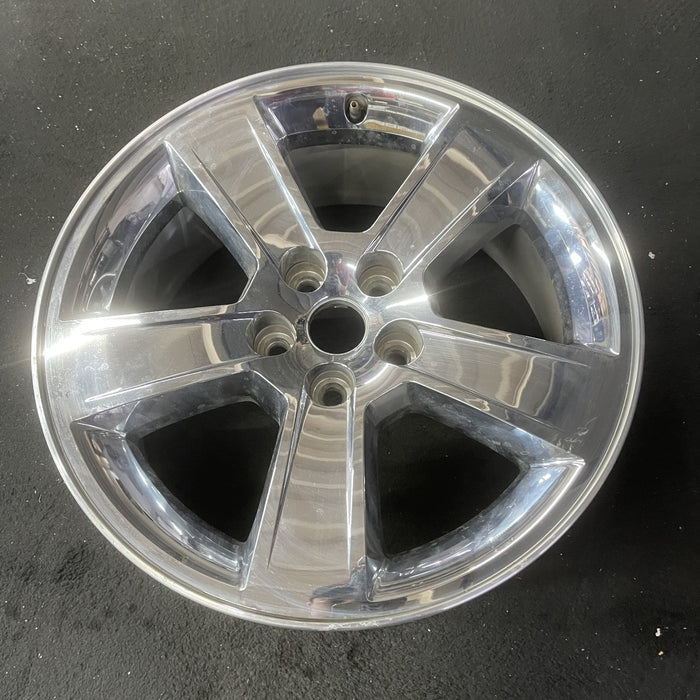 18" CHARGER 07 18x7.5, aluminum, 5 spoke, chrome clad Original OEM Wheel Rim - Close-Up Detail