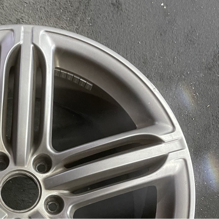 21" AUDI Q7 10-12 21x10 alloy 5-triple spoke silver finish Original OEM Wheel - Close-Up Detail