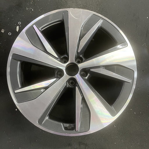 20" Q8 E-TRON 24 20x9, Original OEM Wheel Rim - Angle View