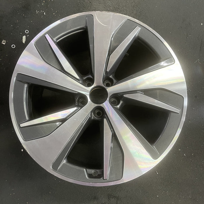 20" Q8 E-TRON 24 20x9, Original OEM Wheel Rim - Angle View